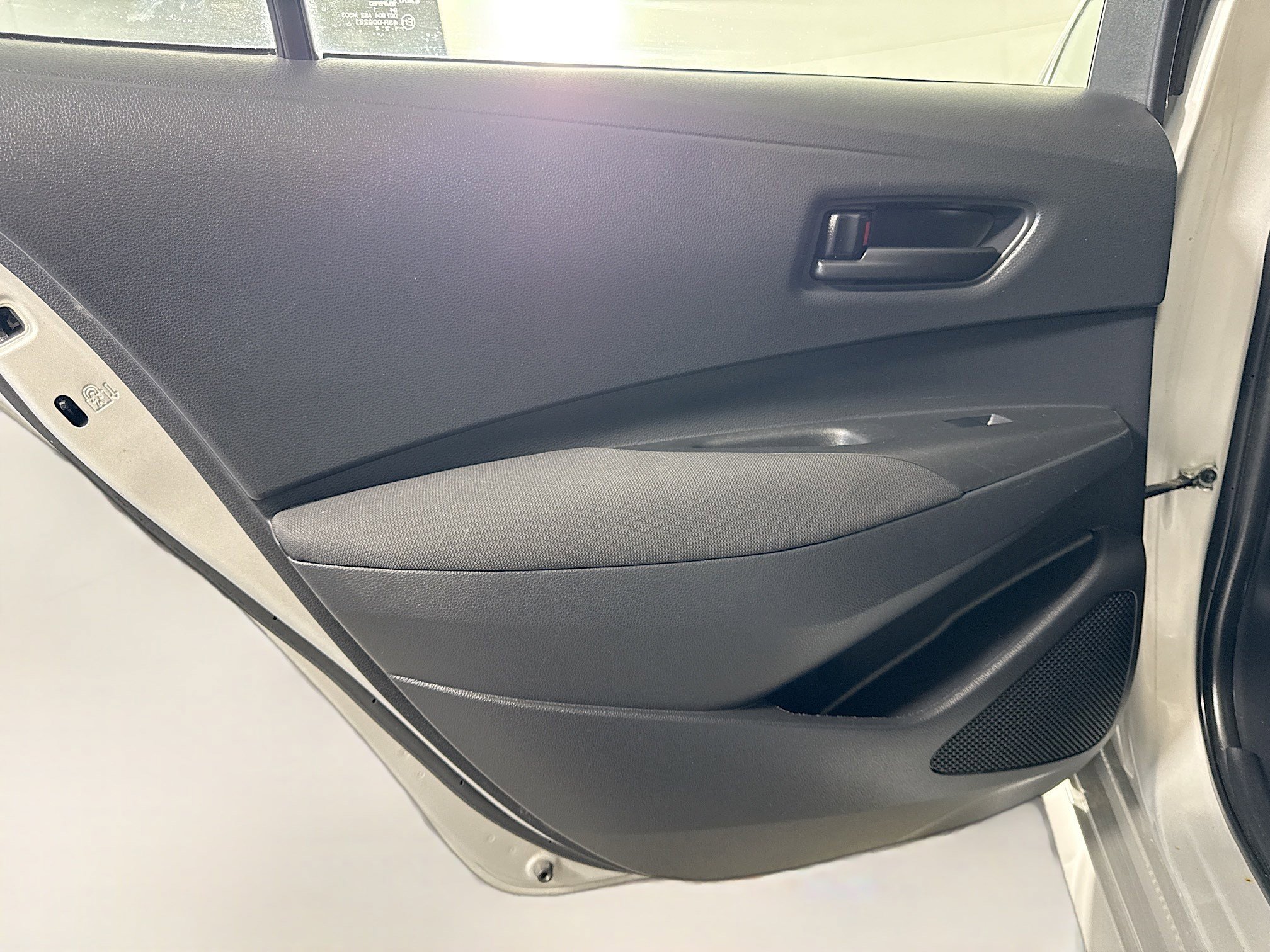 Used 2022 Toyota Corolla LE FWD image 25