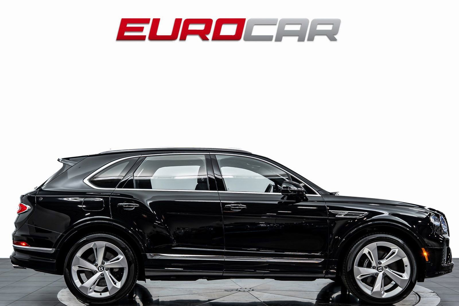 Used 2024 Bentley Bentayga image 6