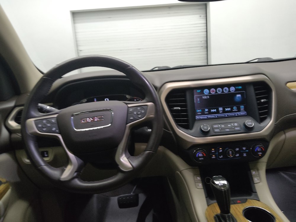 Used 2017 GMC Acadia Denali w/ Technology Package FWD image 22