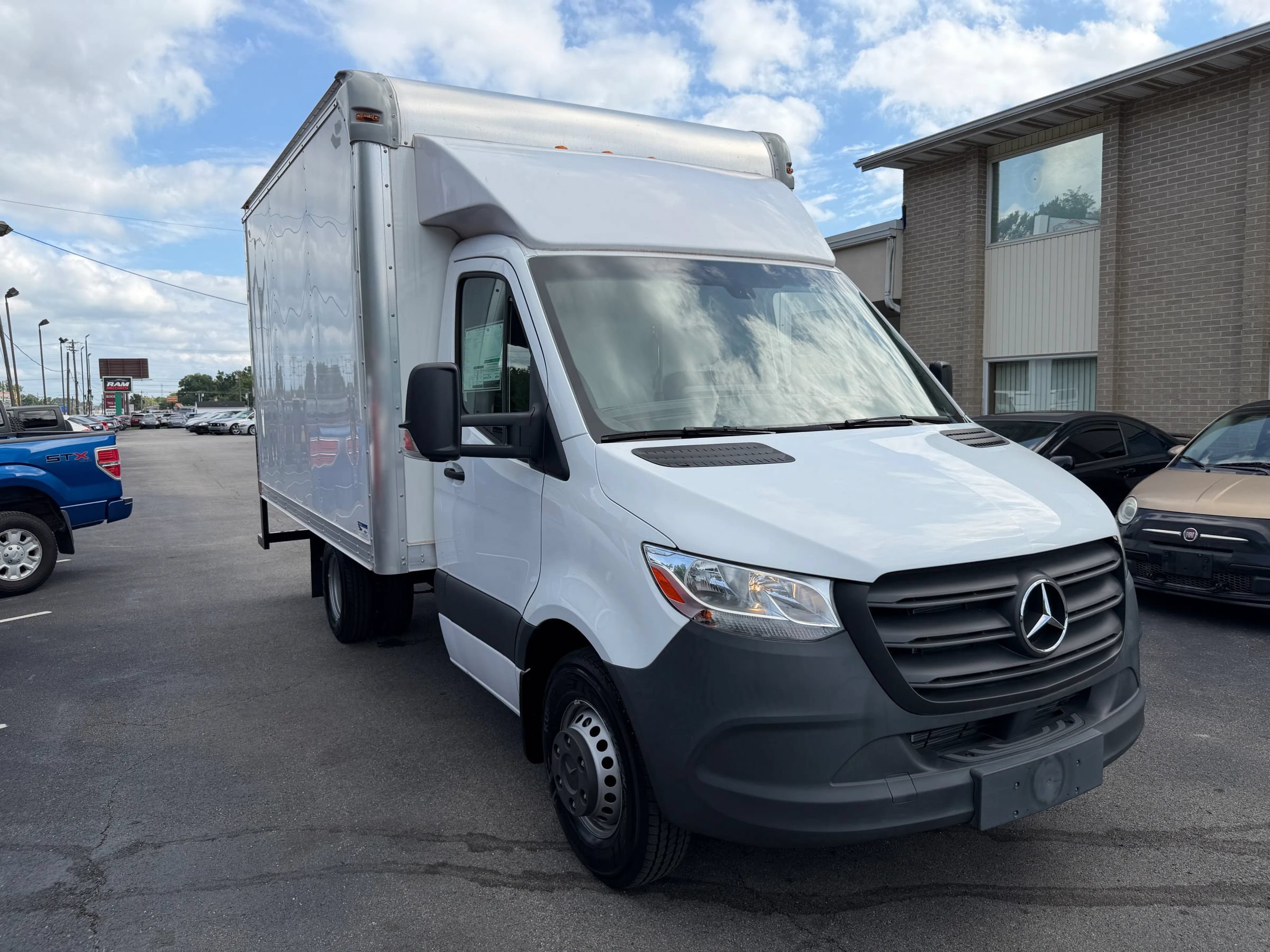 Used 2024 Mercedes-Benz Sprinter 3500 image 4