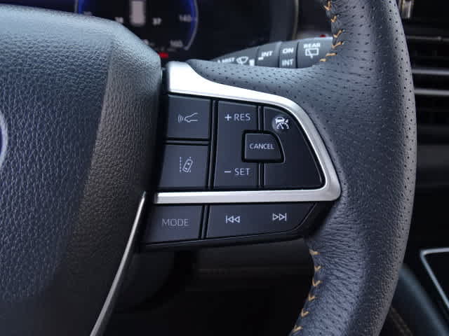 Certified 2025 Toyota Sienna XLE Woodland Edition AWD/4WD image 34