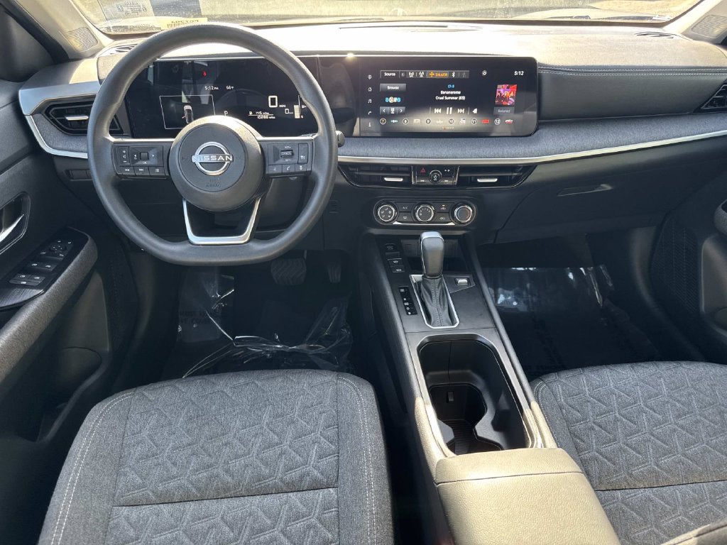 Used 2025 Nissan Kicks SV FWD image 9