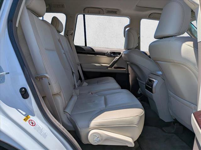 Used 2018 Lexus GX 460 Premium w/ Premium Package AWD/4WD image 21