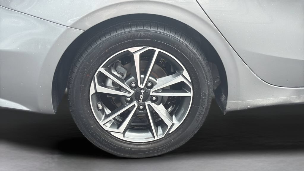 Used 2023 Kia Forte LXS FWD image 17