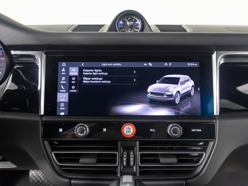 Certified 2026 Porsche Macan Turbo AWD/4WD image 24