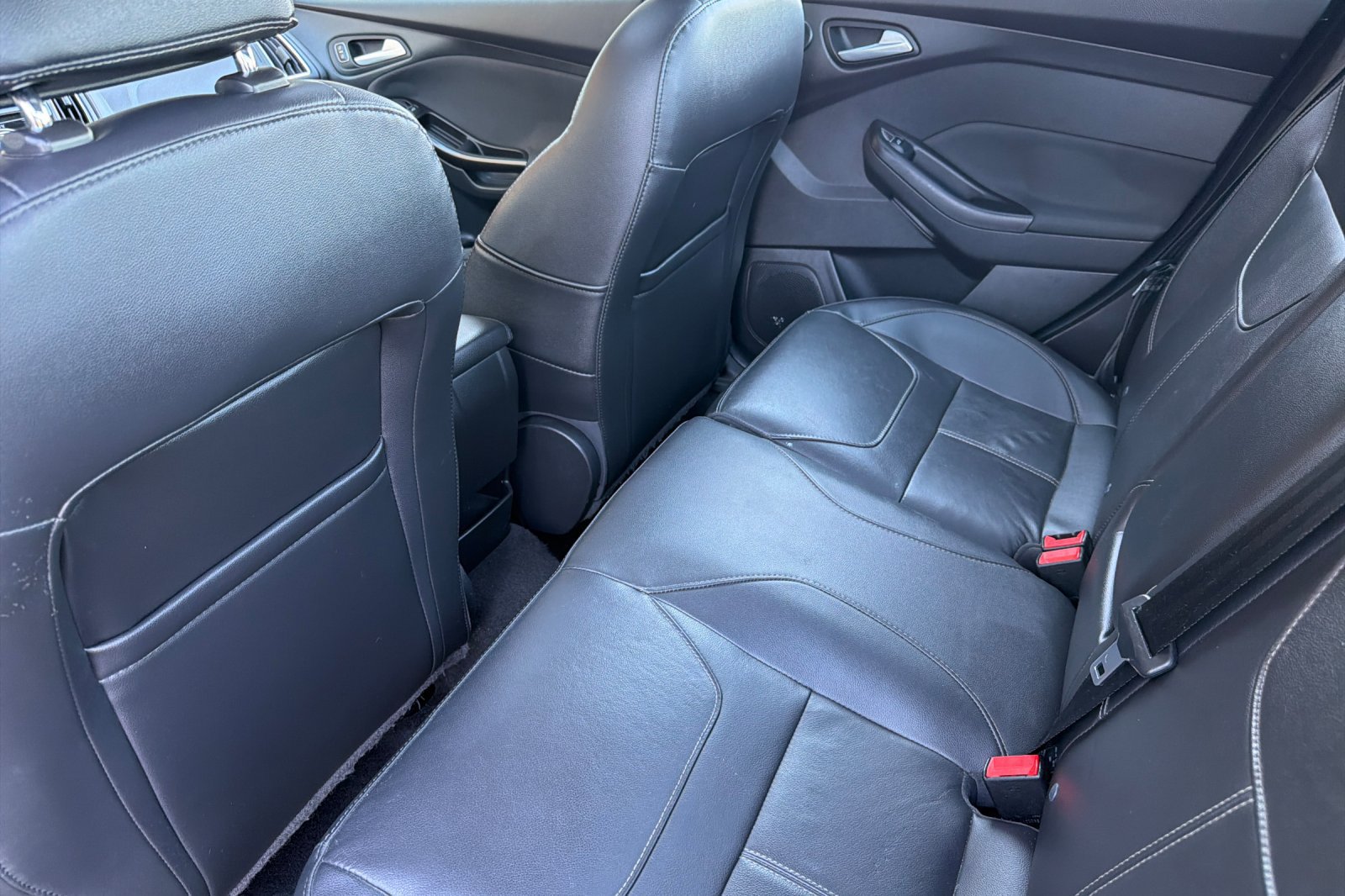 Used 2018 Ford Focus Titanium FWD image 12