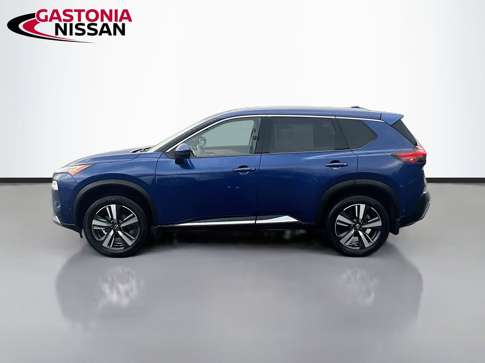 Used 2023 Nissan Rogue Platinum w/ Platinum Premium Package image 5