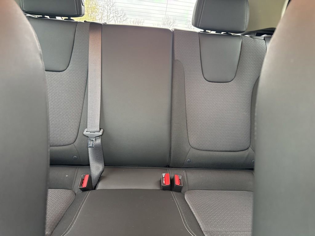Used 2023 Buick Encore GX Preferred w/ Cold Weather Comfort Package AWD/4WD image 25