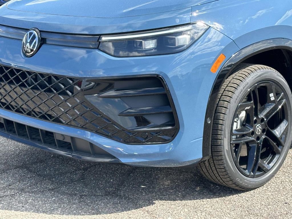 New 2026 Volkswagen Tiguan SE R-Line AWD/4WD image 6