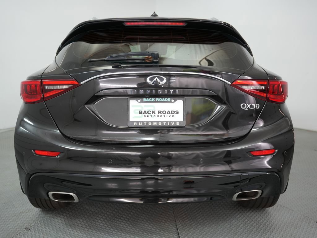 Used 2019 INFINITI QX30 w/ Navigation Package image 8