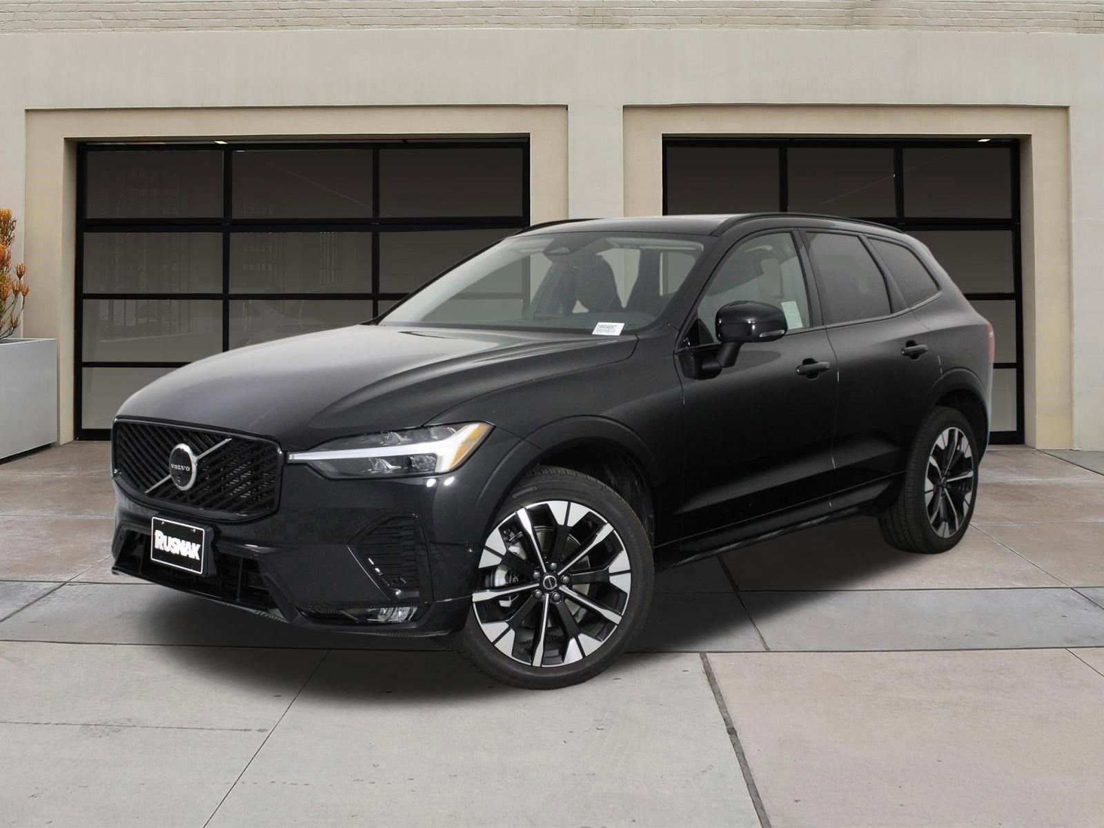 Certified 2026 Volvo XC60 B5 Plus AWD/4WD image 3