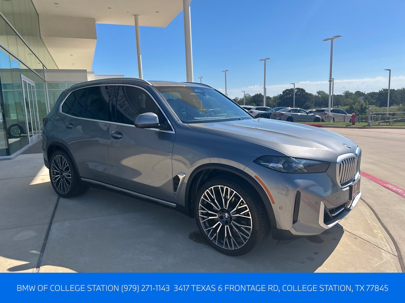 Certified 2024 BMW X5 xDrive40i w/ Parking Assistance Package AWD/4WD image 13