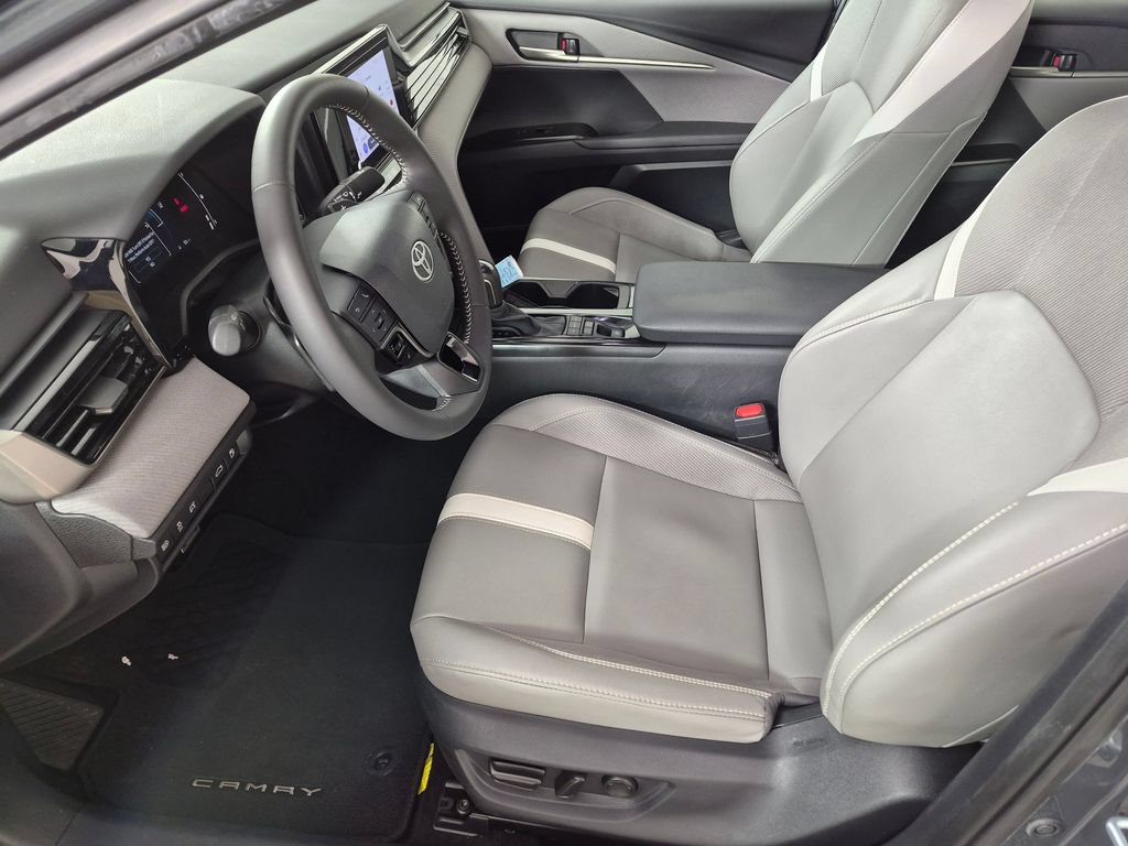 Used 2025 Toyota Camry SE FWD image 21