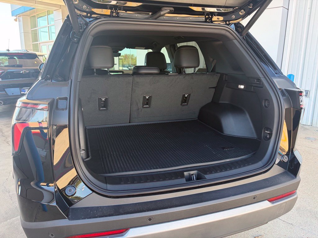 New 2027 Chevrolet Equinox LT w/ Convenience Package II FWD image 12