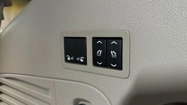 Used 2019 Cadillac Escalade Premium Luxury image 77