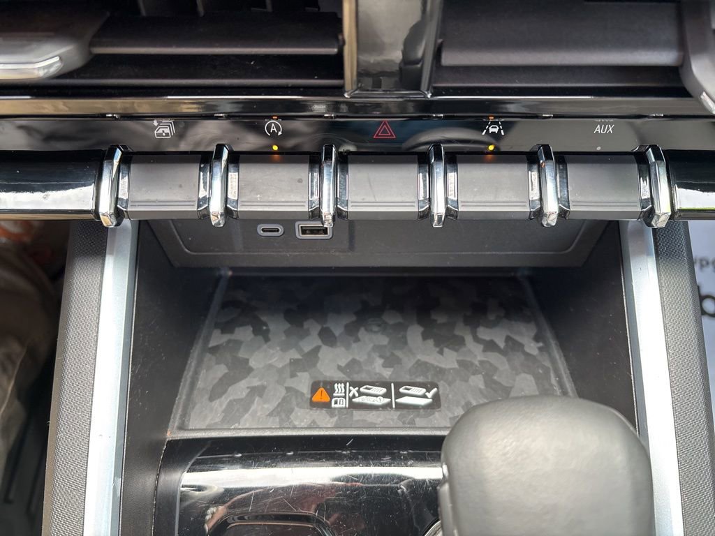 Used 2023 Chevrolet Colorado LT w/ LT Convenience Package III image 24