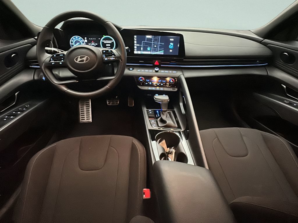 Certified 2025 Hyundai Elantra SEL FWD image 20