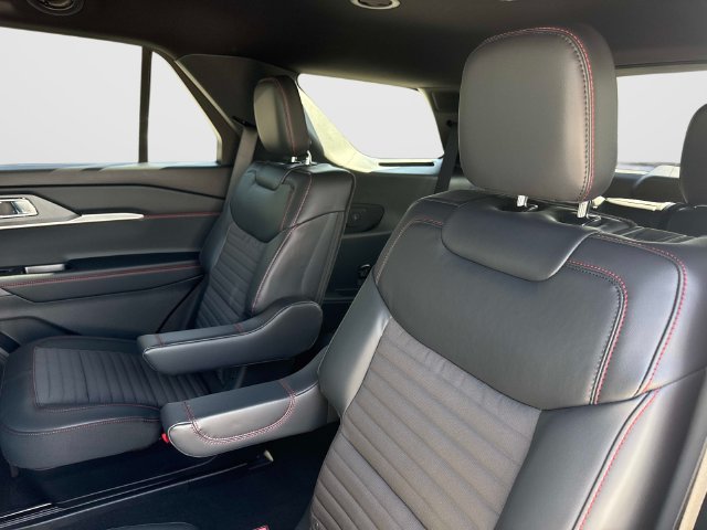 New 2027 Ford Explorer ST-Line w/ ST-Line Street Pack RWD image 15