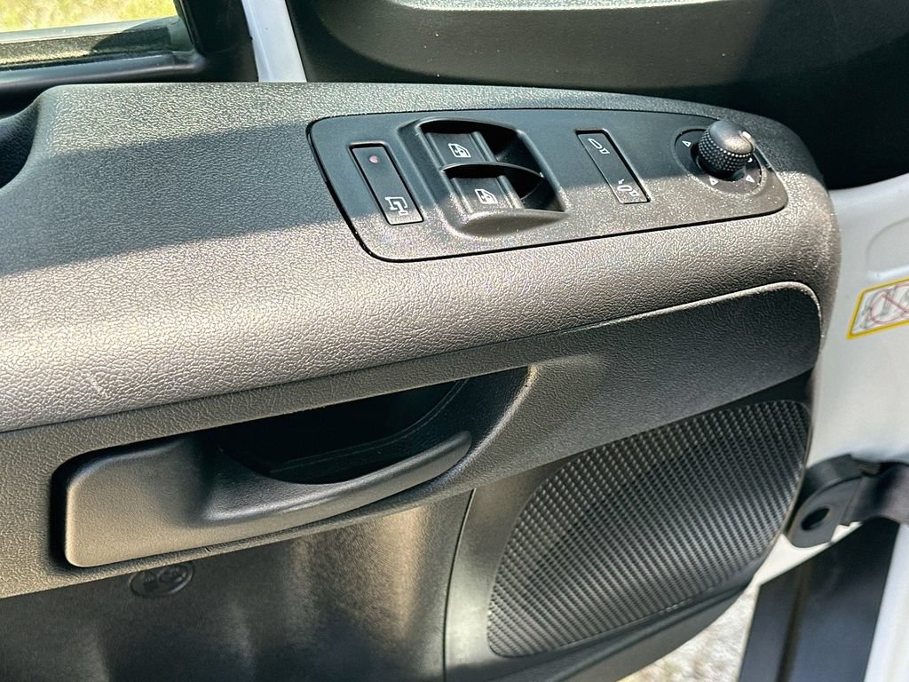 Used 2025 RAM ProMaster 2500 w/ Convenience Group FWD image 17