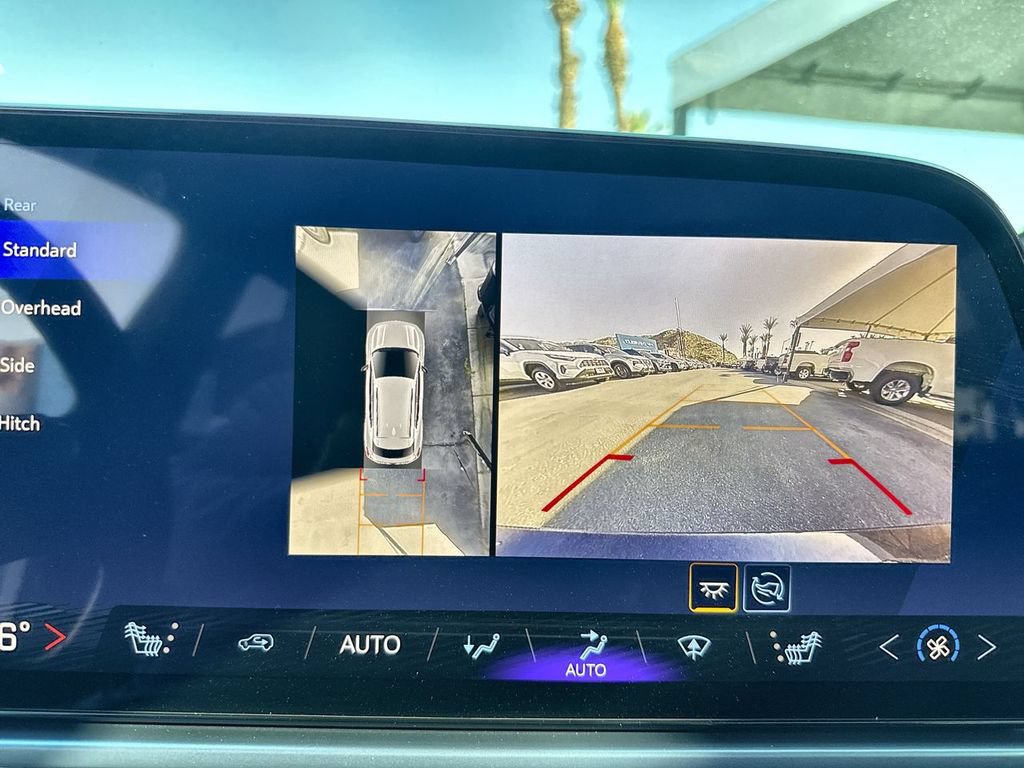 Used 2024 Chevrolet Equinox EV LT FWD image 15
