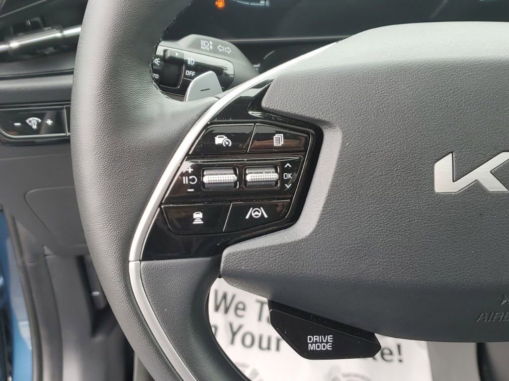 Used 2023 Kia Niro SX Touring image 15