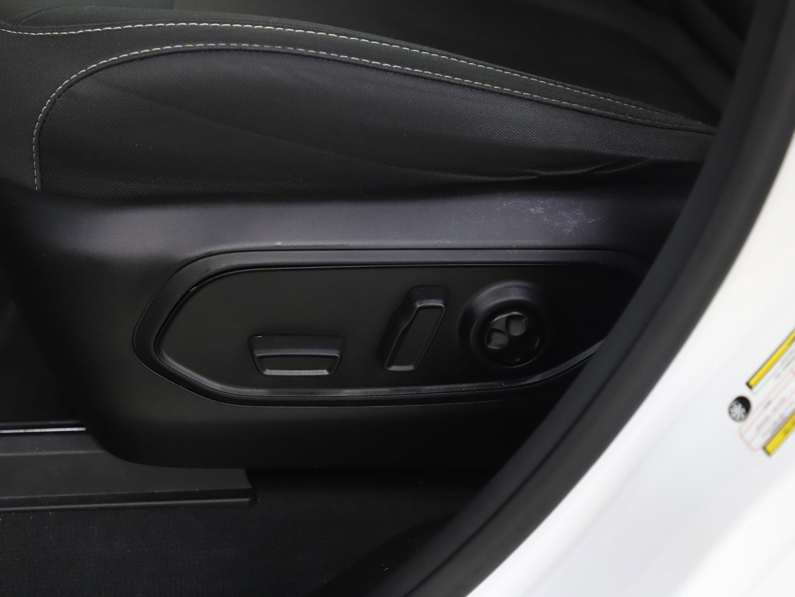 Used 2024 Jeep Grand Cherokee Laredo X w/ Luxury Tech Group I image 29