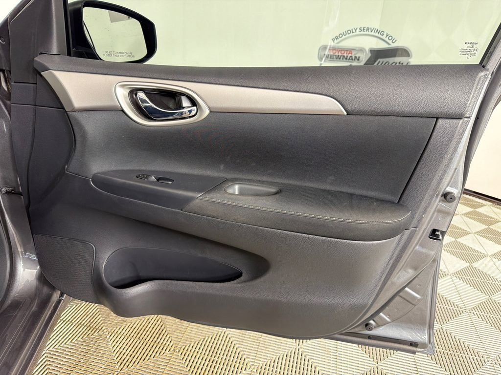 Used 2015 Nissan Sentra S image 14