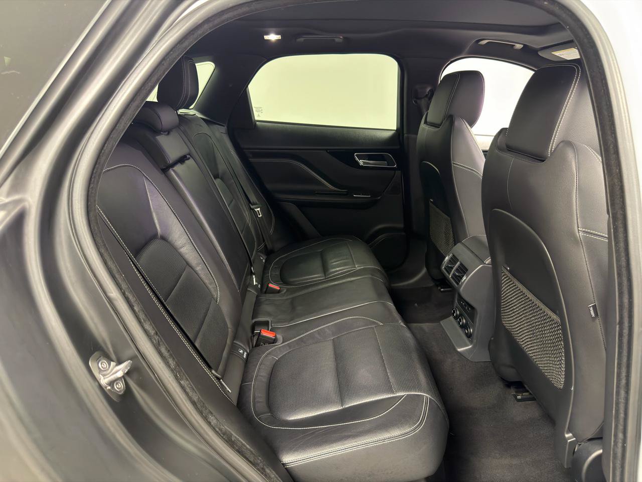 Used 2017 Jaguar F-PACE S AWD/4WD image 31