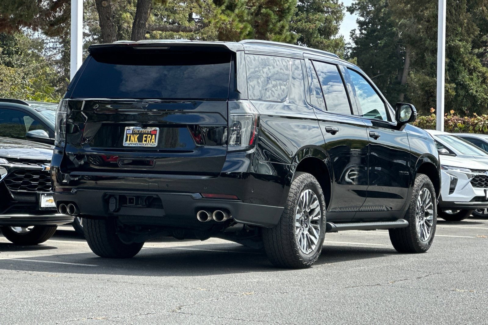 Used 2025 Chevrolet Tahoe Z71 w/ Z71 Off-Road Package AWD/4WD image 4