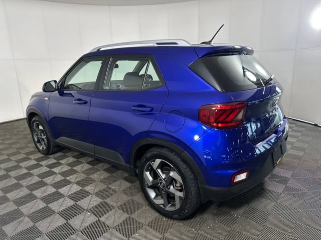 Used 2023 Hyundai Venue SEL image 5