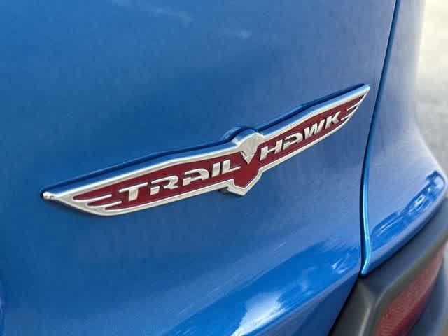 Used 2019 Jeep Cherokee Trailhawk AWD/4WD image 12