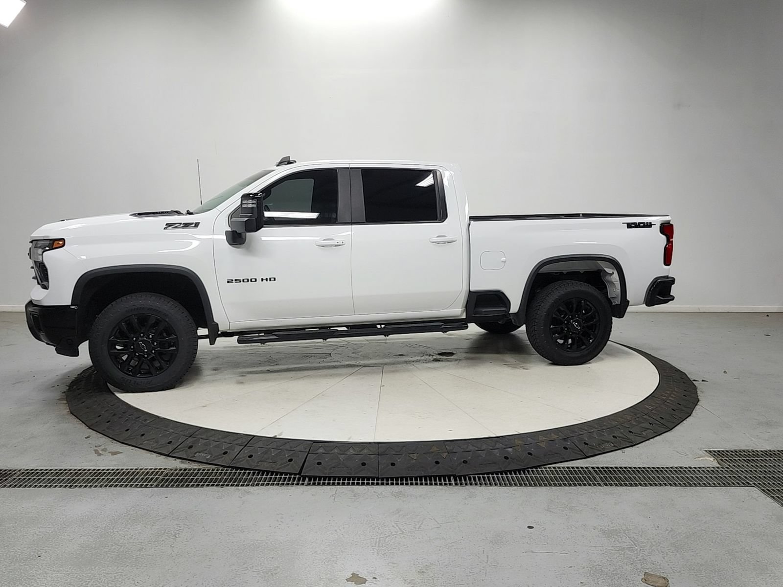 Used 2025 Chevrolet Silverado 2500 LT w/ Trail Boss Package AWD/4WD image 5