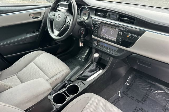 Used 2015 Toyota Corolla LE image 17
