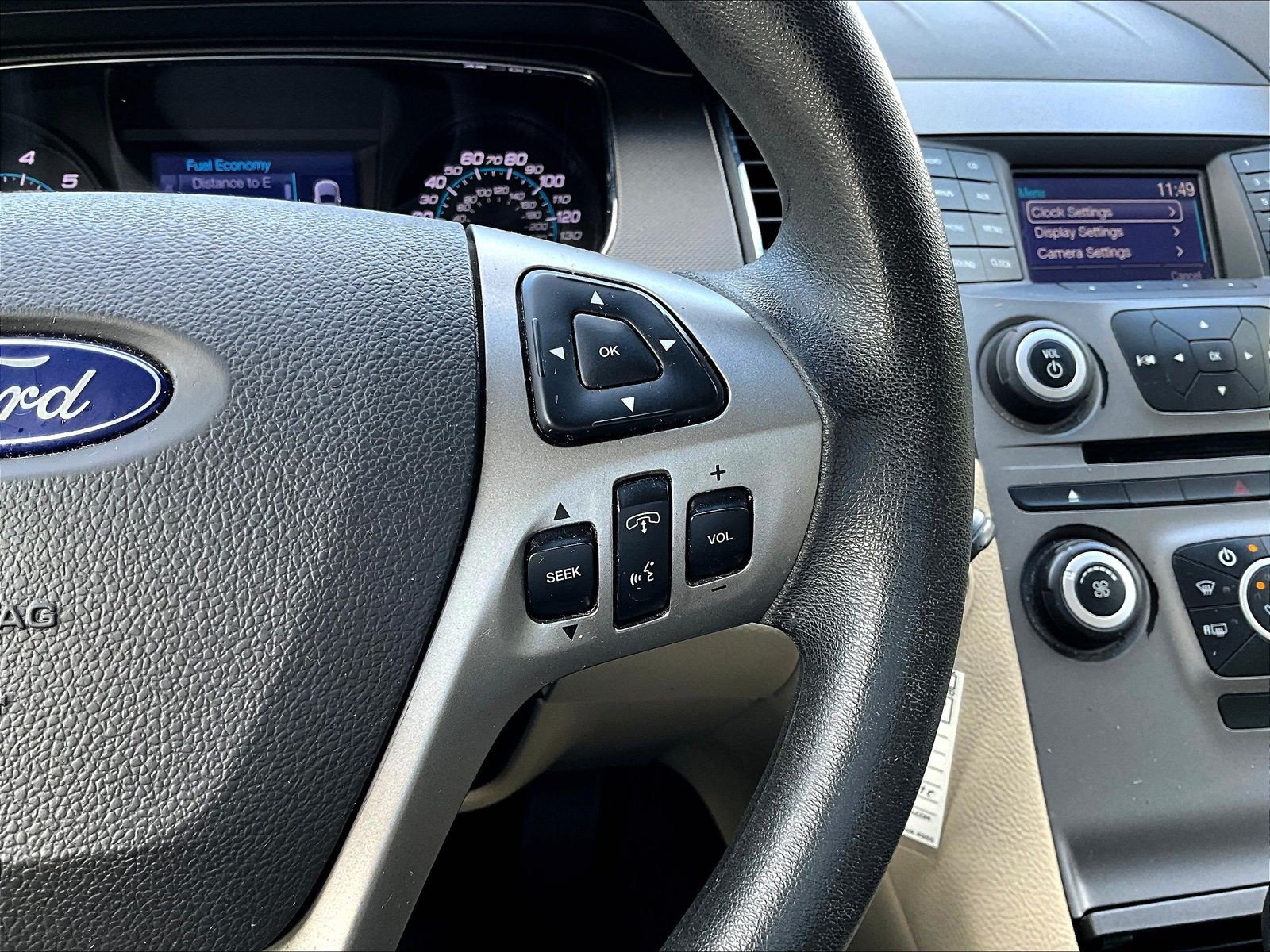 Used 2016 Ford Taurus SE FWD image 12