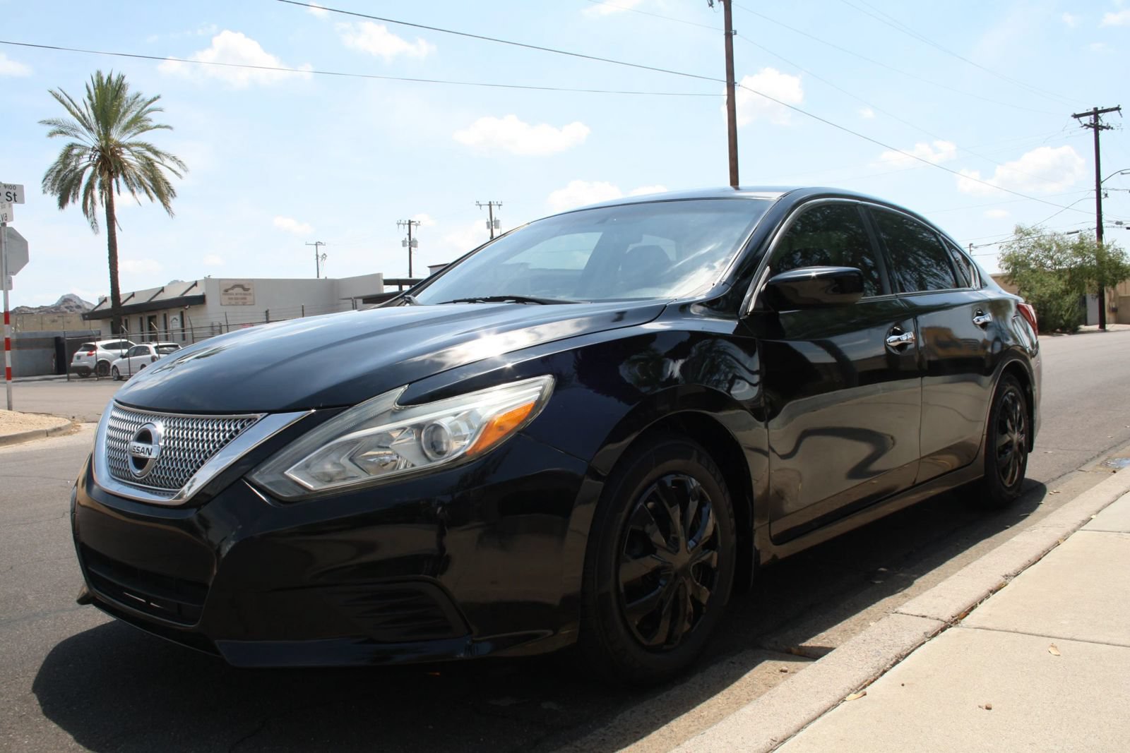 Used 2016 Nissan Altima 2.5 S w/ Interior Lighting Package FWD image 6