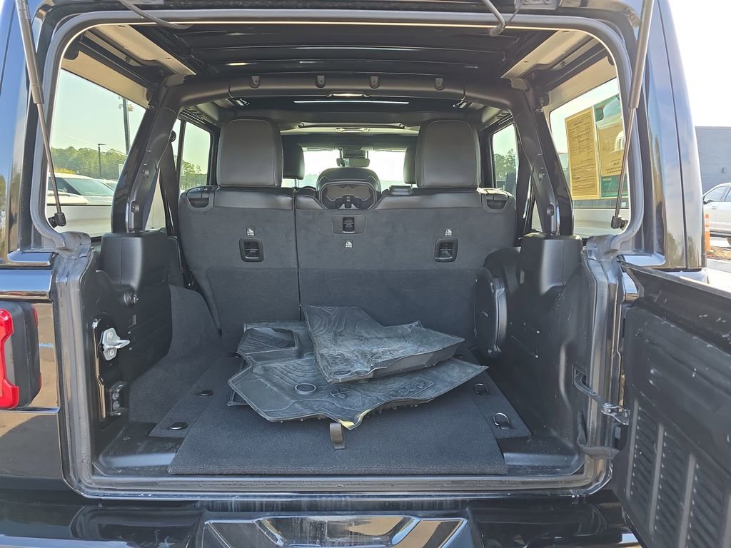 Used 2021 Jeep Wrangler Unlimited Sahara image 16