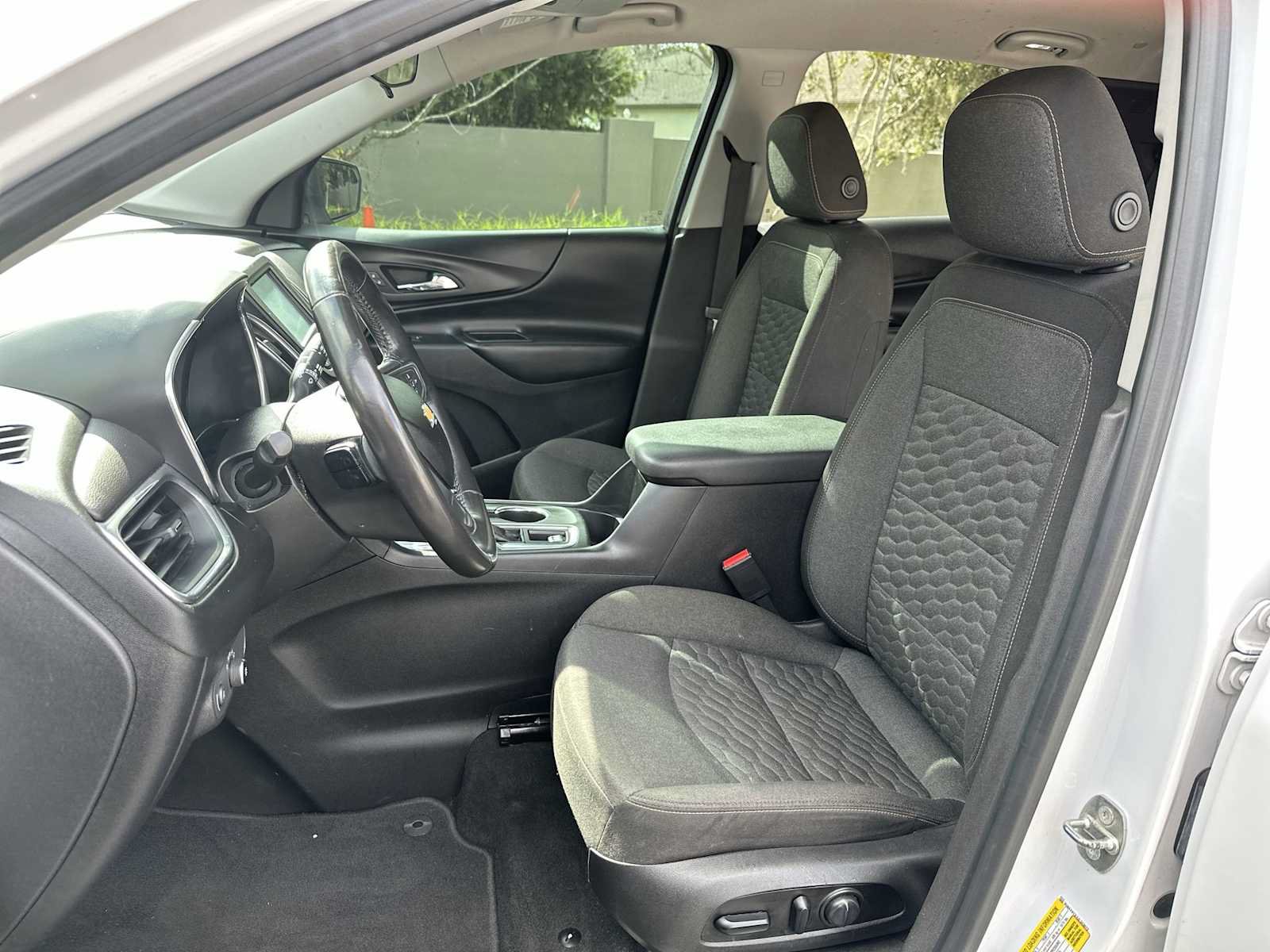 Certified 2018 Chevrolet Equinox LT FWD image 15