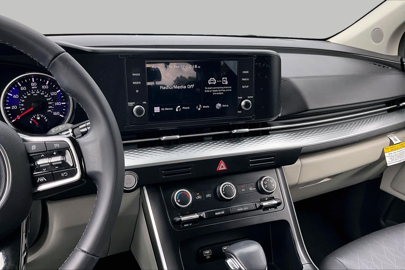 Certified 2023 Kia Carnival LX FWD image 7