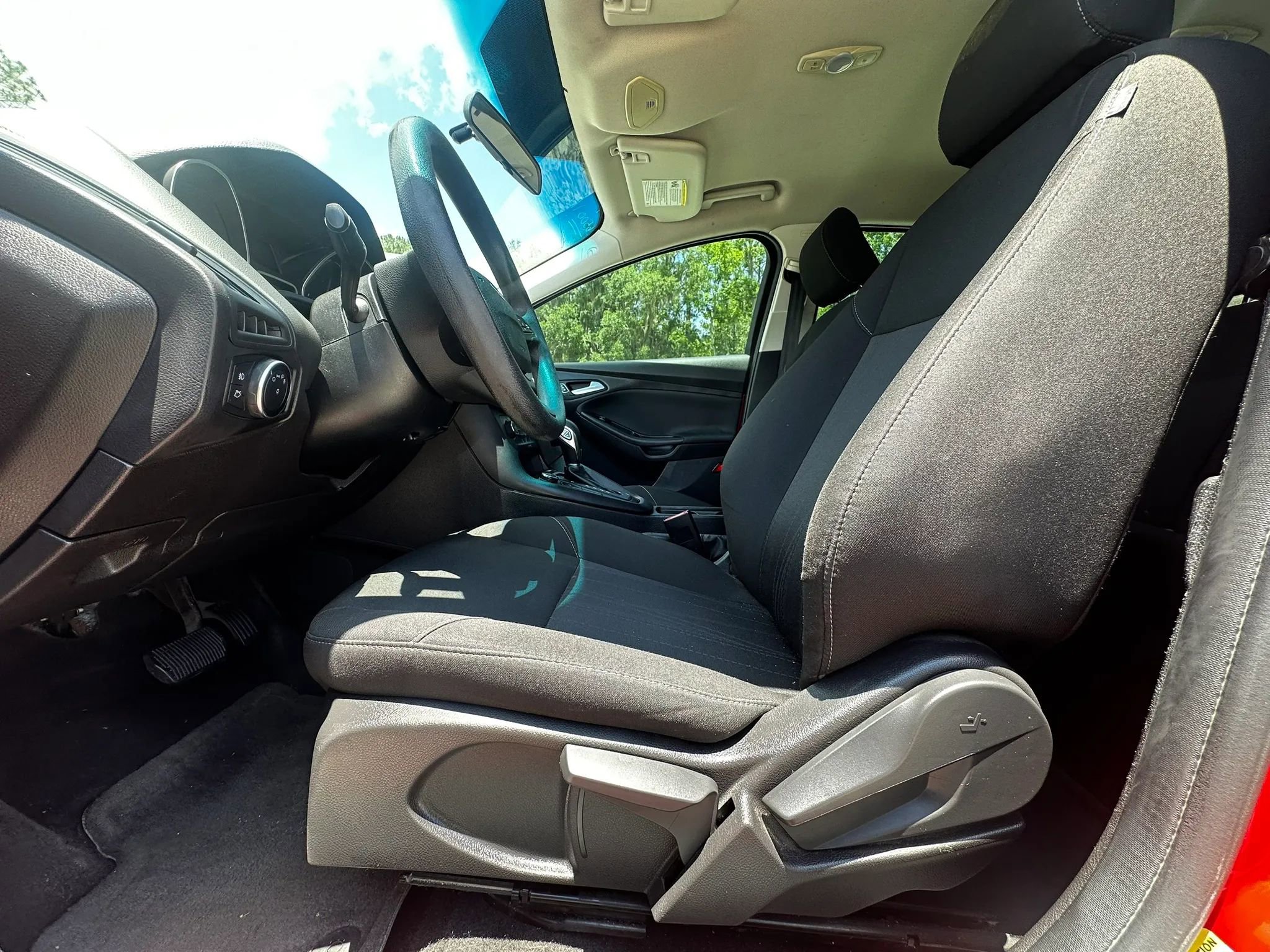 Used 2017 Ford Focus SE FWD image 16