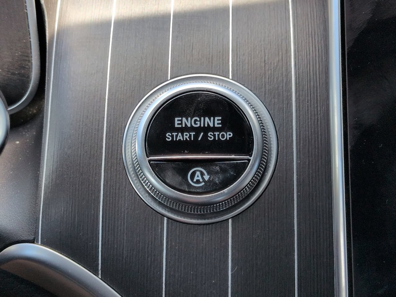 Used 2024 Mercedes-Benz GLC 300 image 29