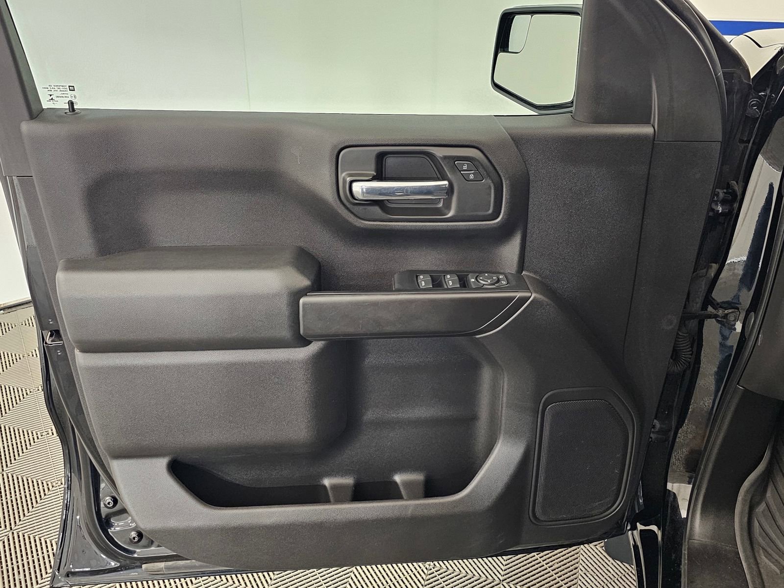 Used 2022 Chevrolet Silverado 1500 Custom Trail Boss AWD/4WD image 2
