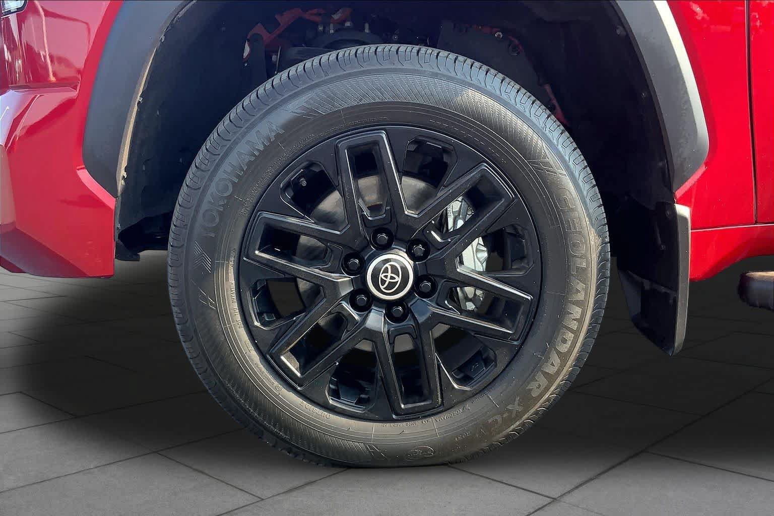 Used 2024 Toyota Tundra Limited AWD/4WD image 11