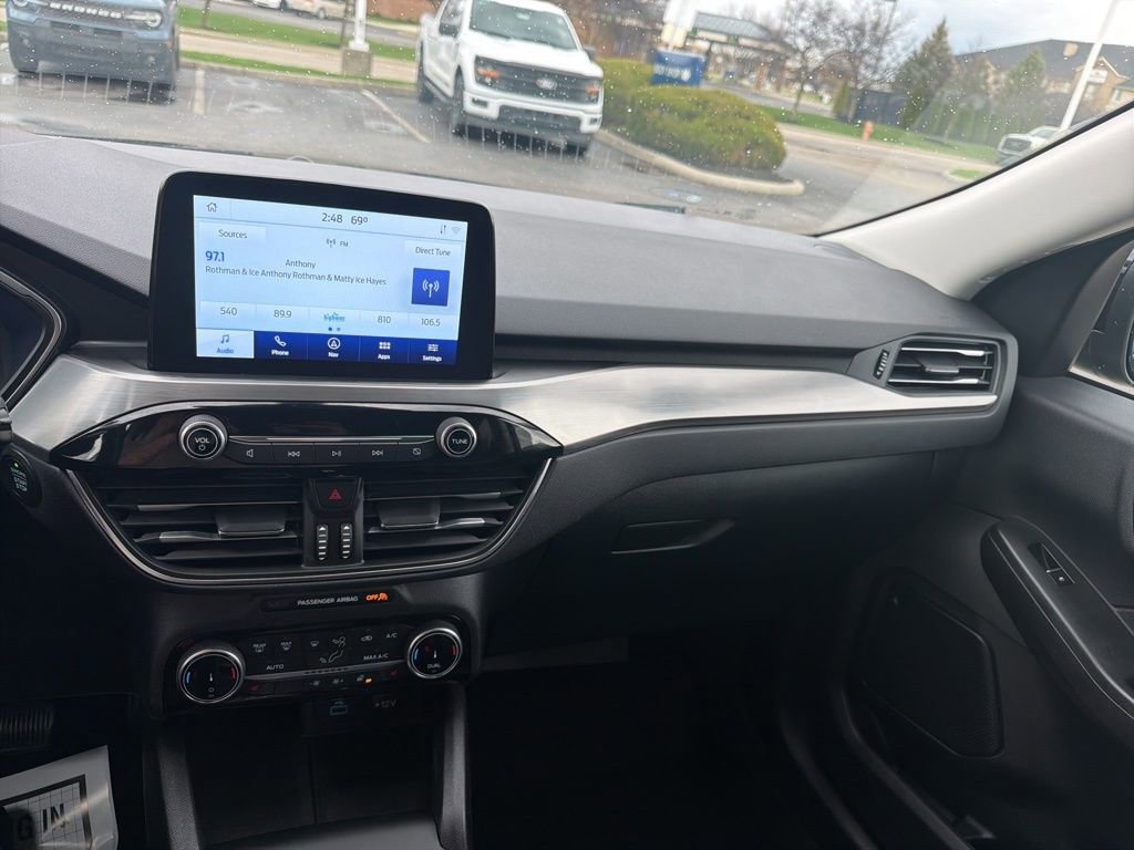 Used 2022 Ford Escape Titanium image 28