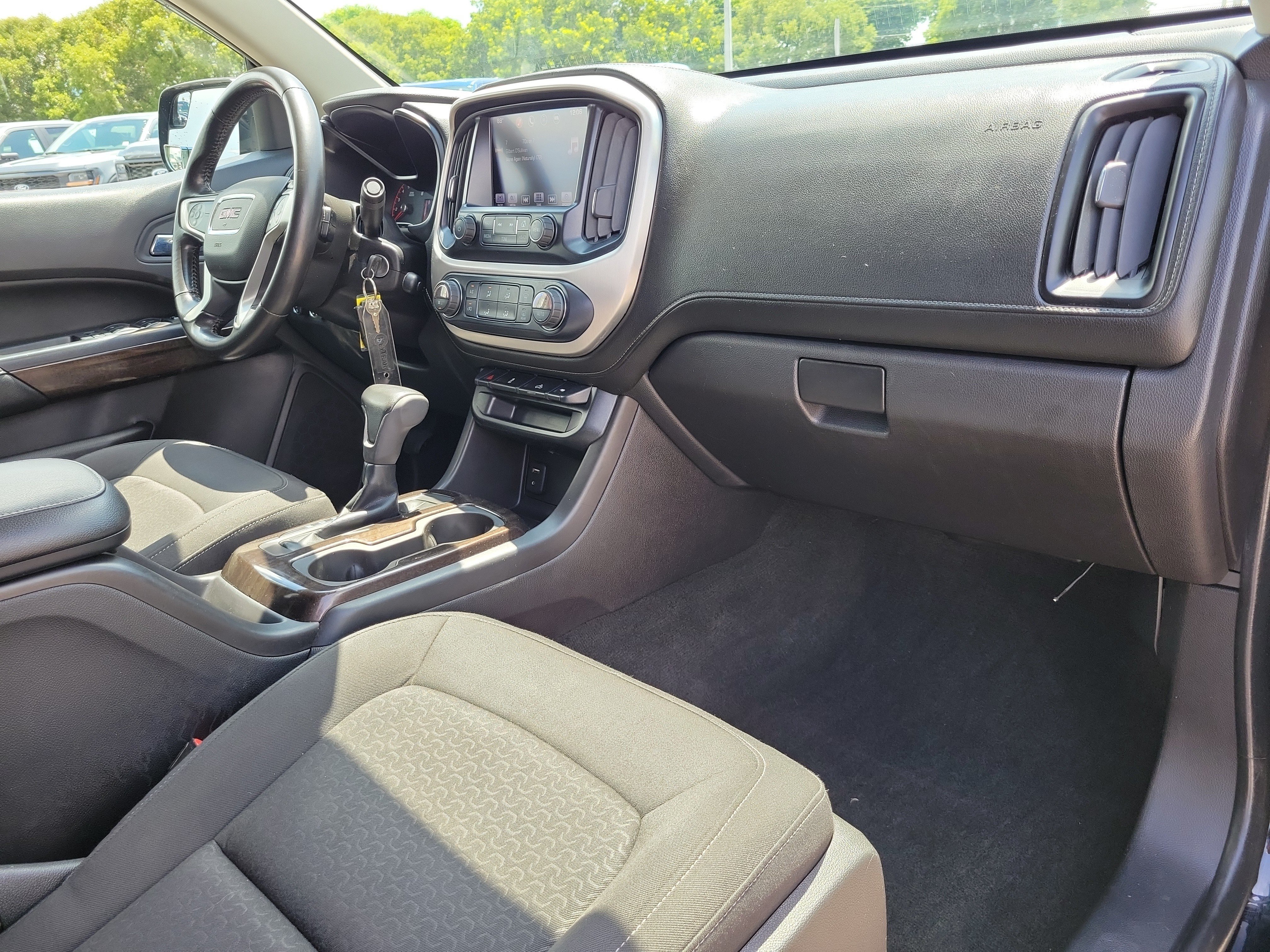 Used 2016 GMC Canyon SLE w/ Nightfall Edition AWD/4WD image 17