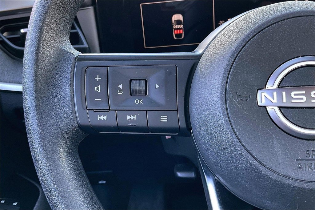 Used 2025 Nissan Kicks SV image 16