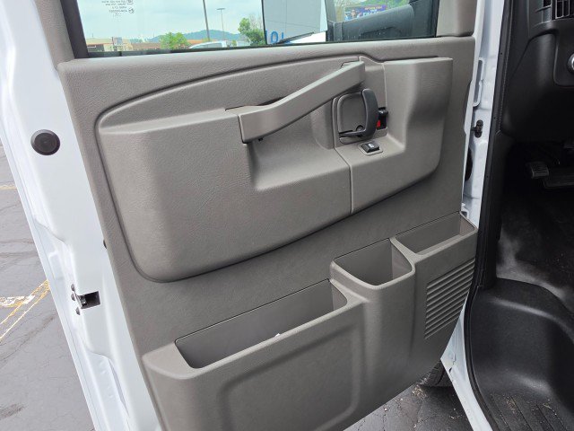 New 2026 Chevrolet Express 3500 RWD image 28
