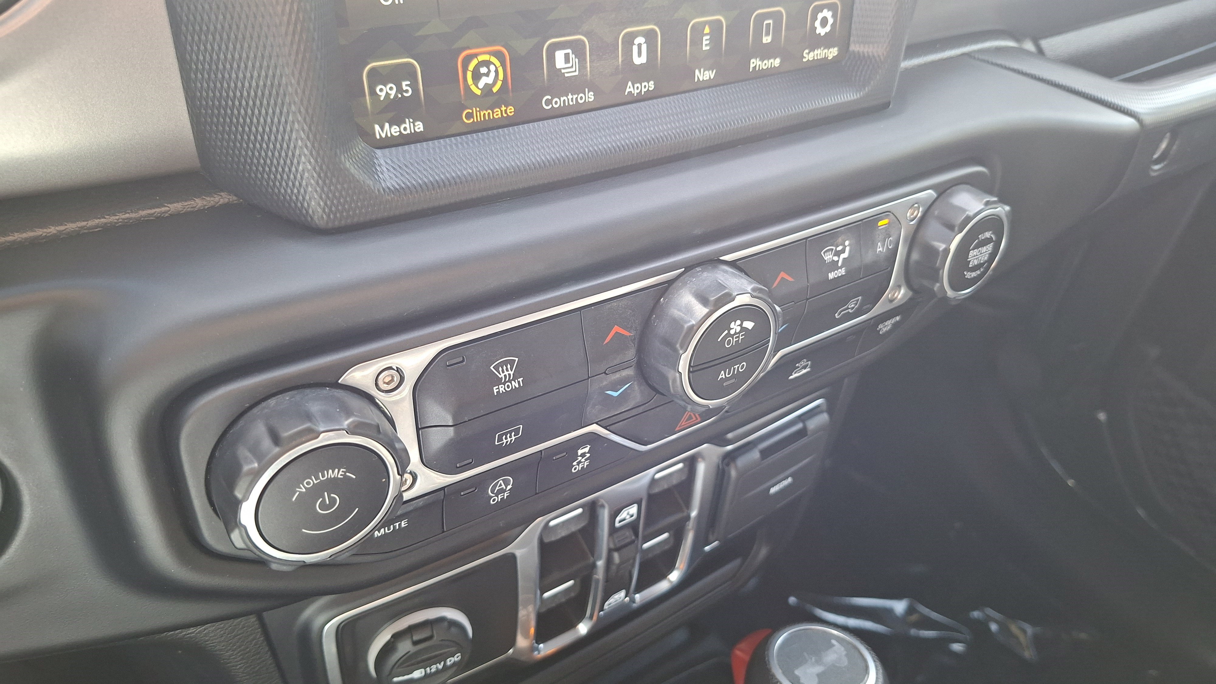 Used 2023 Jeep Wrangler Willys image 15