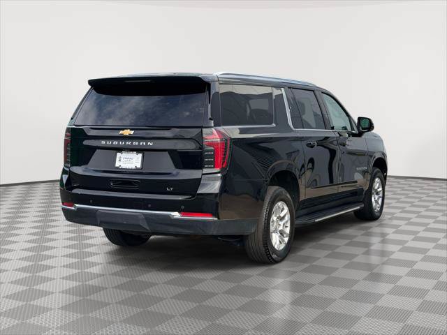 Used 2025 Chevrolet Suburban LT AWD/4WD image 7