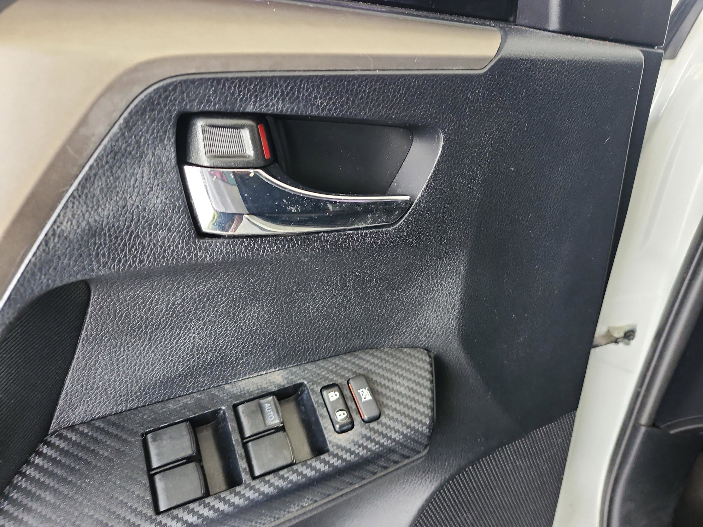Used 2015 Toyota RAV4 XLE FWD image 15