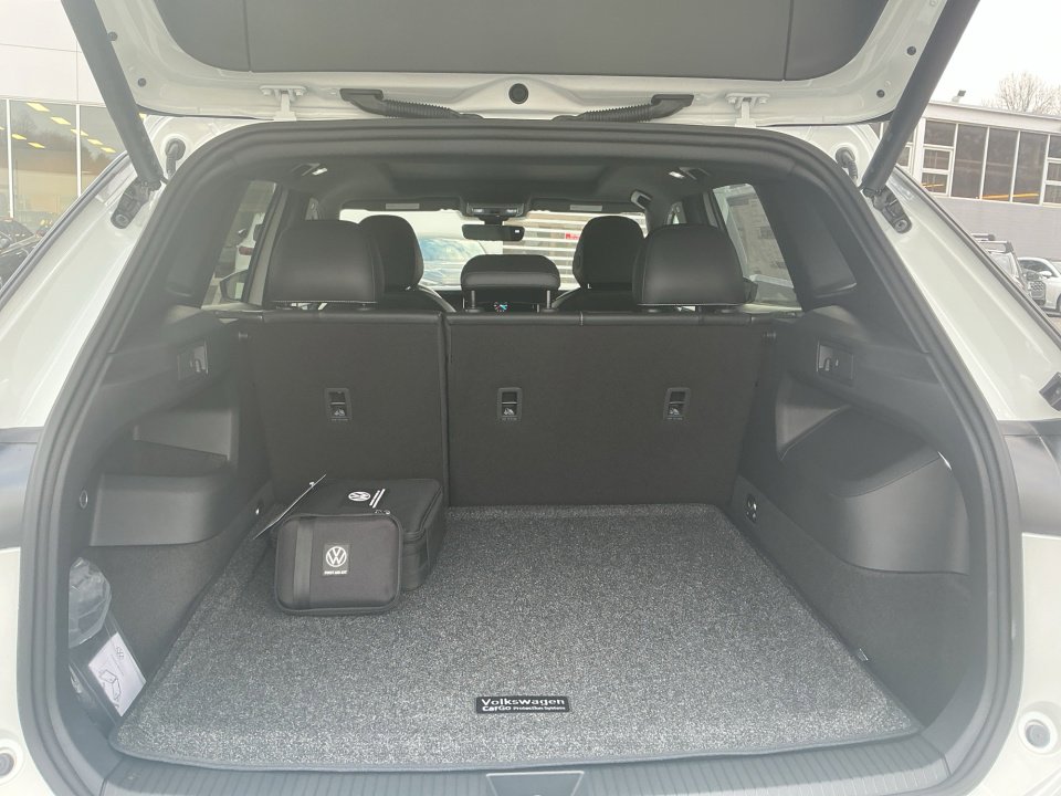 New 2026 Volkswagen Tiguan SE R-Line AWD/4WD image 15
